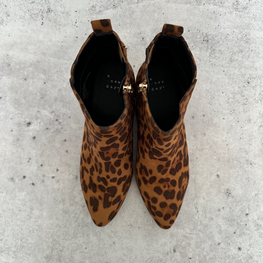 A New Day Valerie Microsuede City Ankle Bootie Leopard 7 Block Heel Statement - Picture 6 of 13
